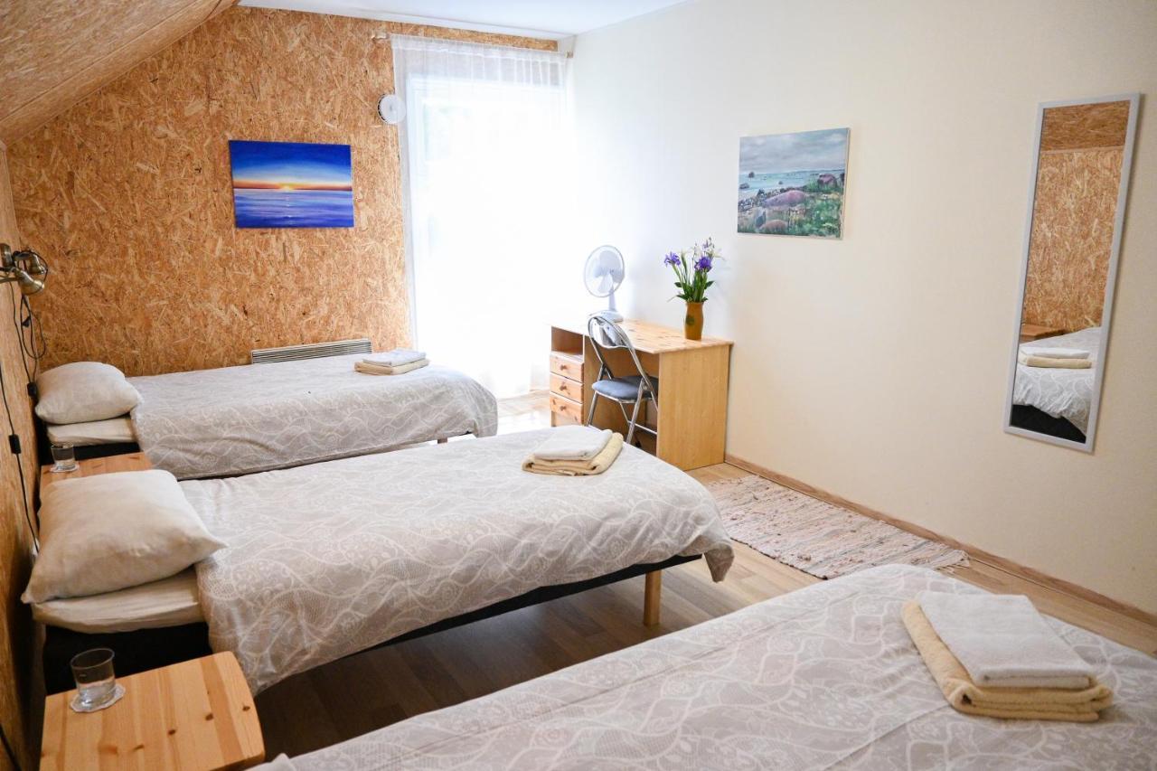 Haapsalu Kunstikooli Hostel Экстерьер фото