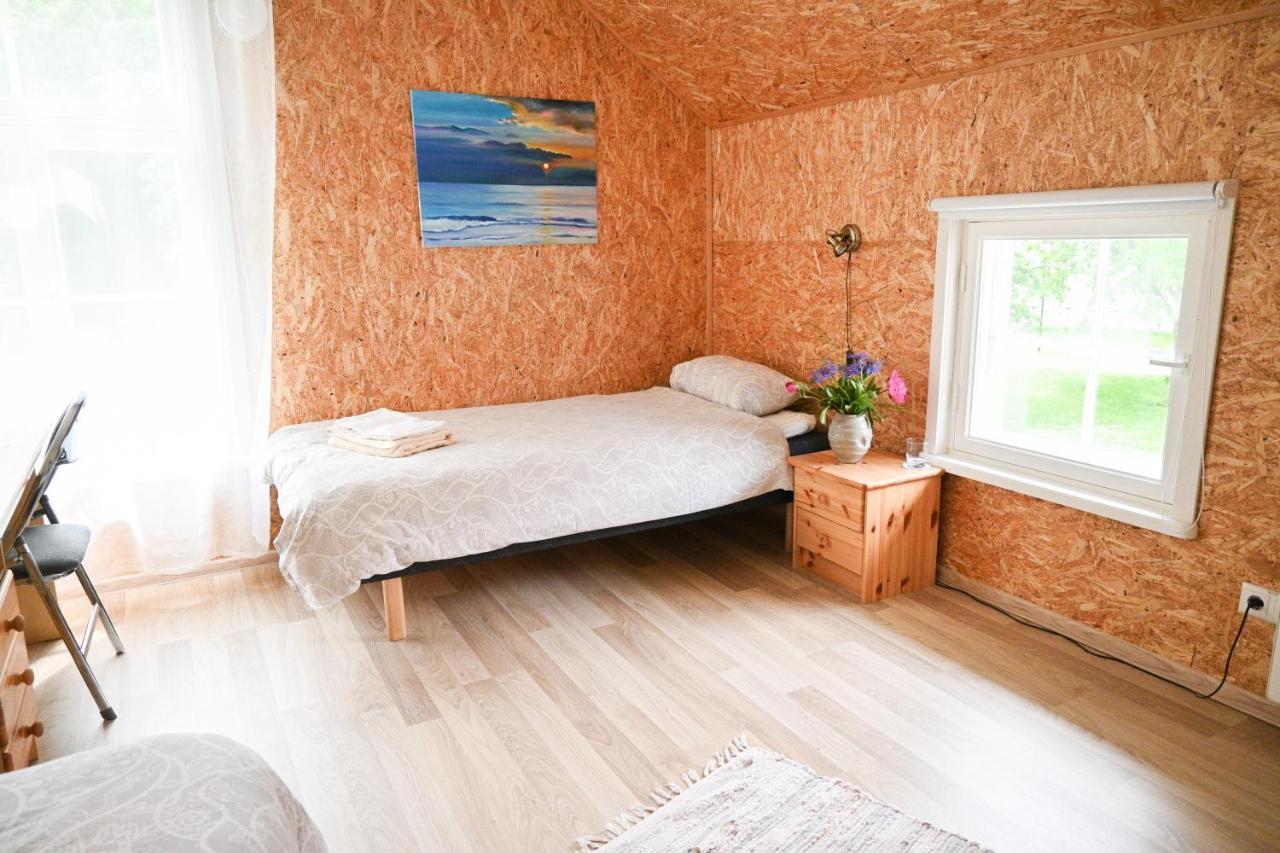 Haapsalu Kunstikooli Hostel Экстерьер фото