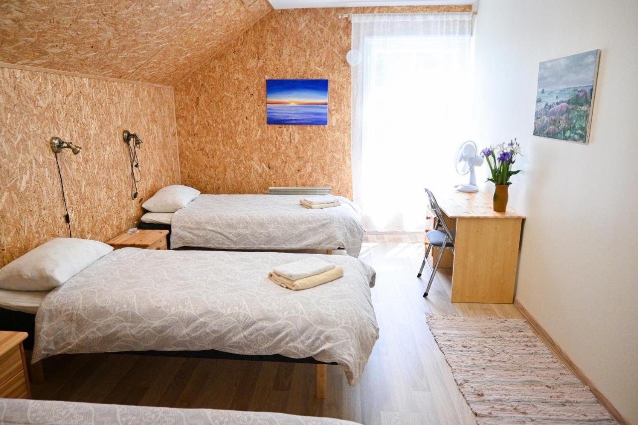 Haapsalu Kunstikooli Hostel Экстерьер фото
